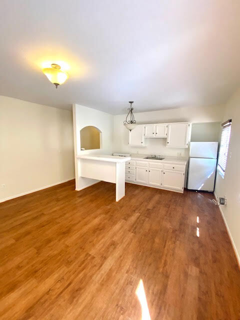 Primary Photo - 1255 N Flores St