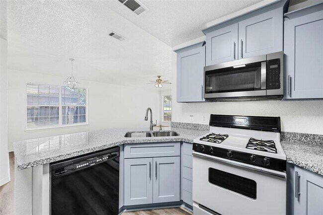 Foto del edificio - 502 Rockmoor Dr