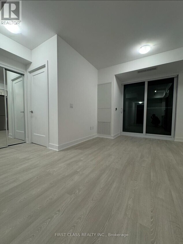 Photo principale - 2545-2545 Simcoe St N