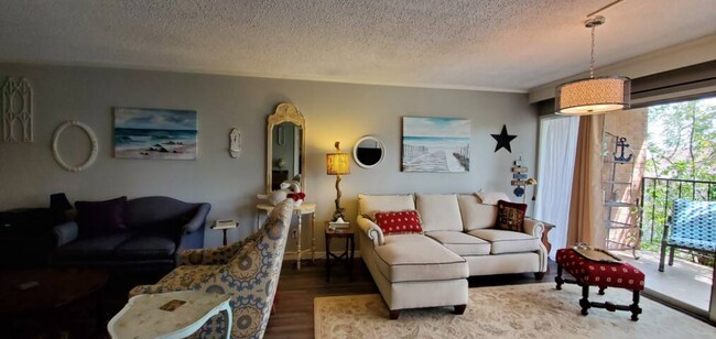 Foto del edificio - 6000 N Brookline Ave