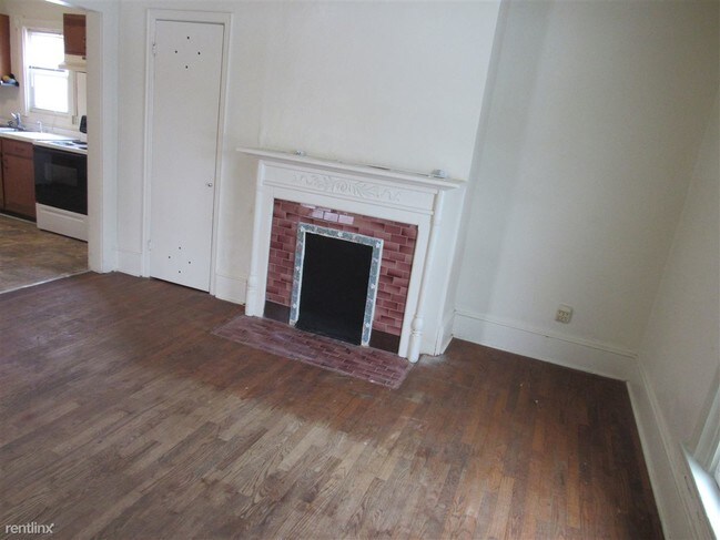 Building Photo - 818 1st St