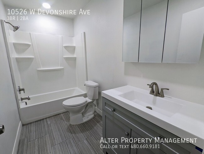 Foto del edificio - 10526 W Devonshire Ave