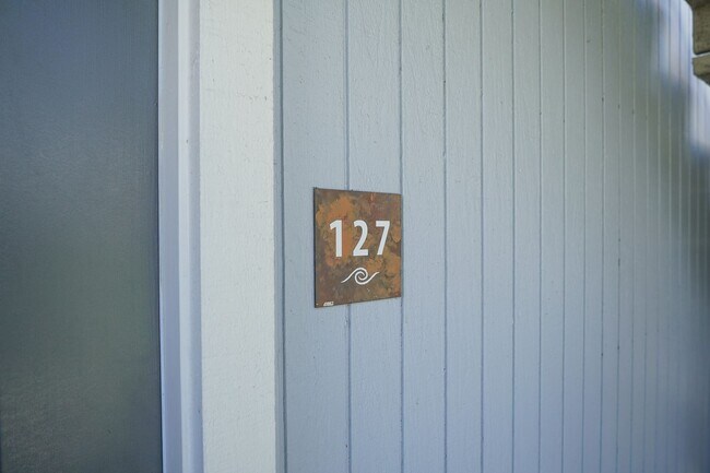 Foto del edificio - 127 Schooner Ct