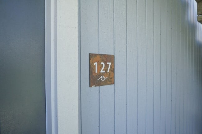Building Photo - Available One Bedroom Condo In The Cove At...