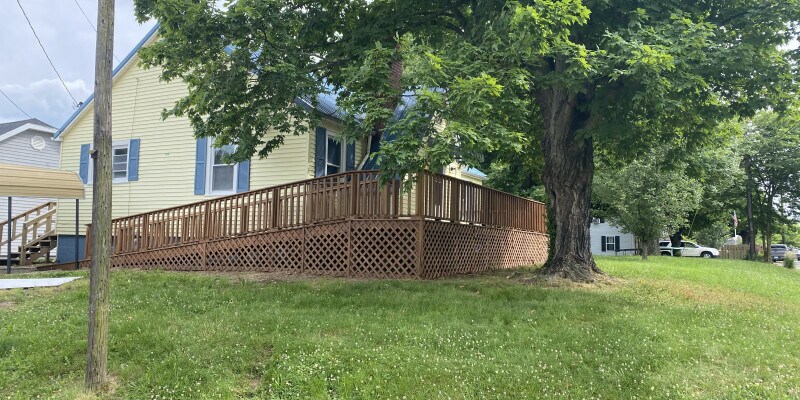 Primary Photo - 100 Cedar Street