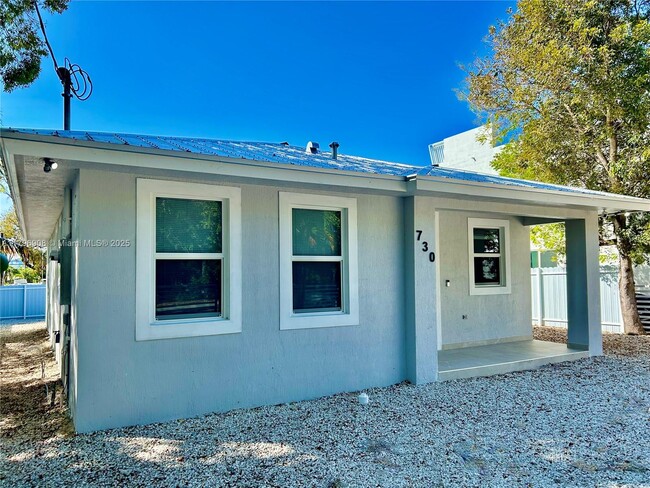 Building Photo - 730 Largo Rd
