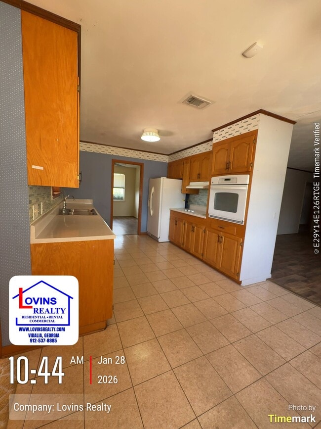 Building Photo - 2206 Aimwell Rd