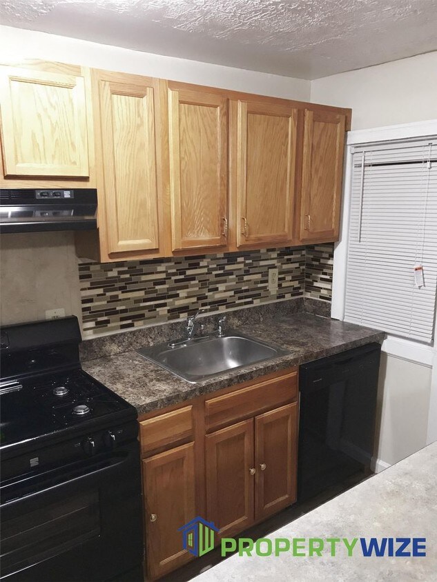Foto principal - 4219 Chatham Rd - A