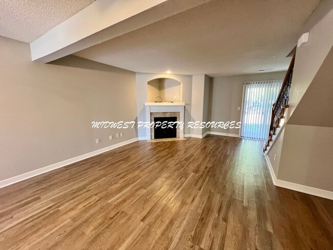 Foto del edificio - Stunning 3 Bedroom townhome w/ outdoor Maintenance provided