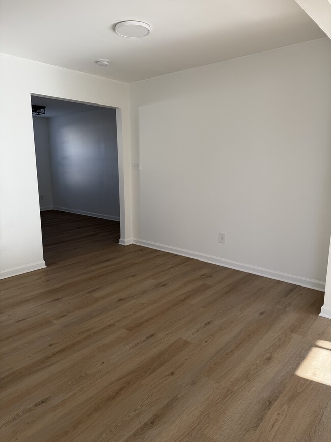 Building Photo - 517 Aidone Dr