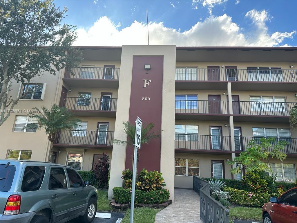 Foto principal - 800 SW 131st Ave