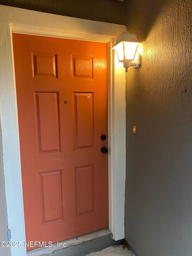 Foto del edificio - 1800 Green Springs Cir