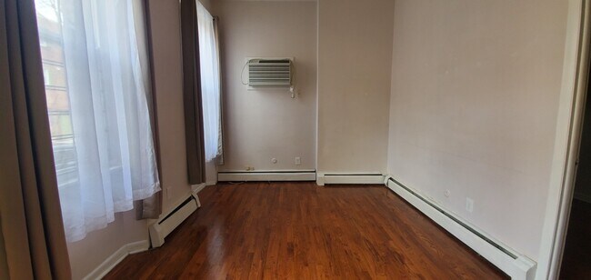Building Photo - 2222 Lombard St