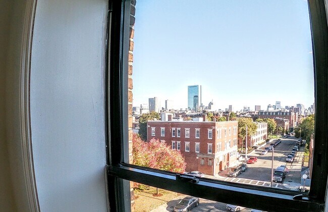 Foto del edificio - 608 Shawmut Ave