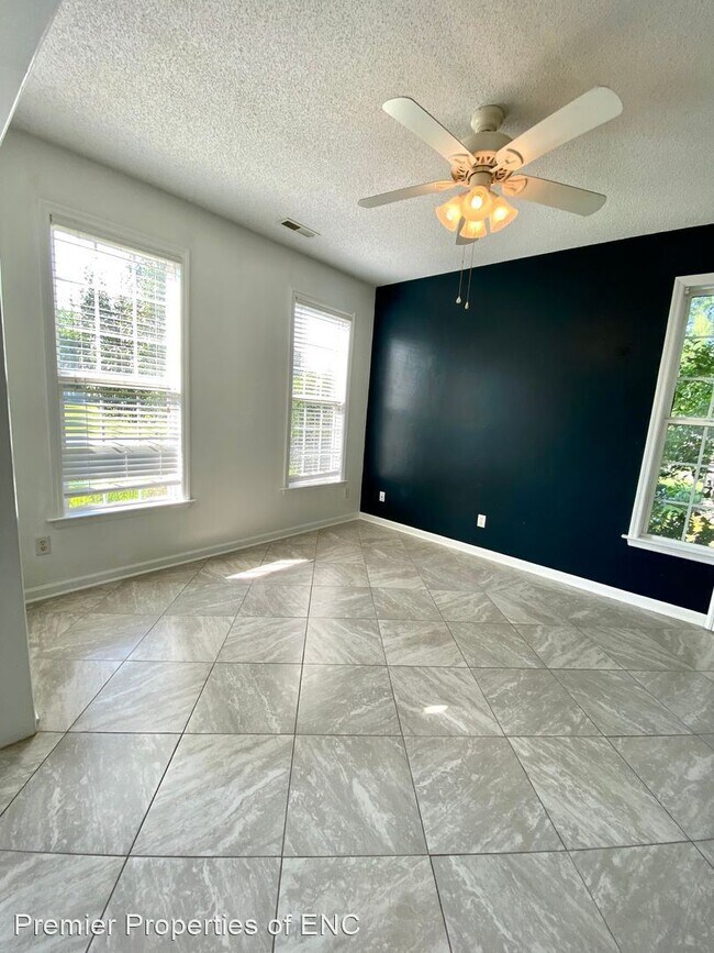 Building Photo - 4 br, 3.5 bath House - 300 Dockside Dr.