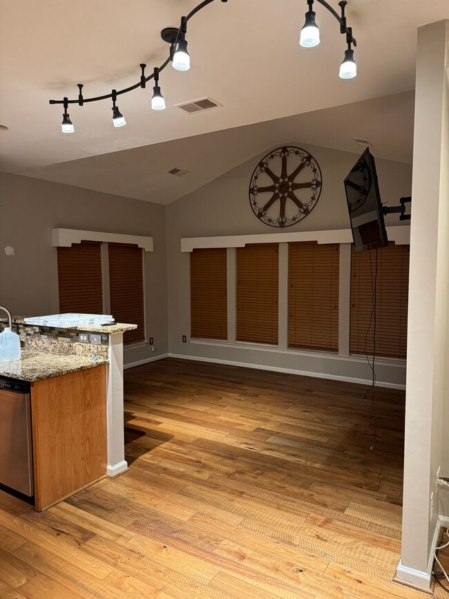 Building Photo - Charming 4BR House in Simpsonville