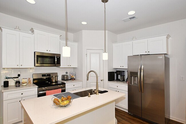 Foto del edificio - 2046 McDonald Dr