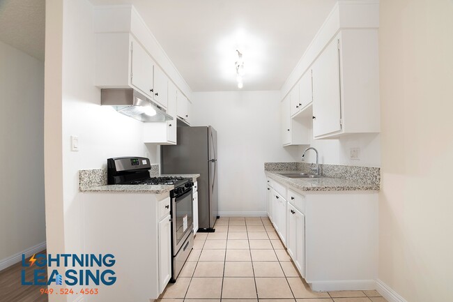 10522 1/2 S Figueroa Street-20D - 10522 1/2 S Figueroa Street-20D Apartment