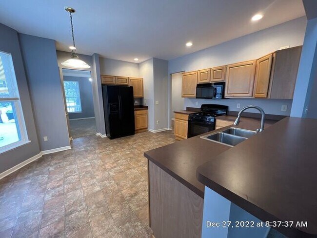 Building Photo - Home in the Preserve