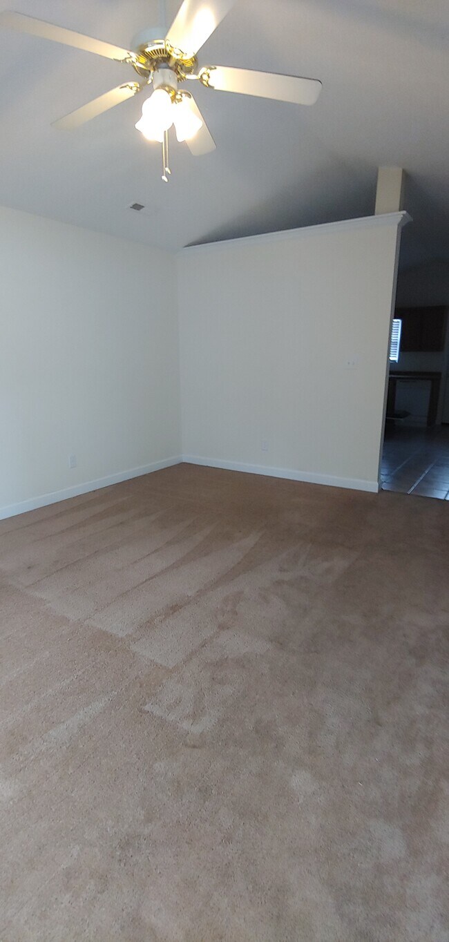 Foto del edificio - 5526 Creon St