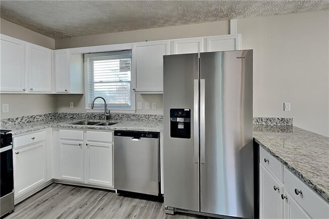 Building Photo - 42 Breckenridge Dr