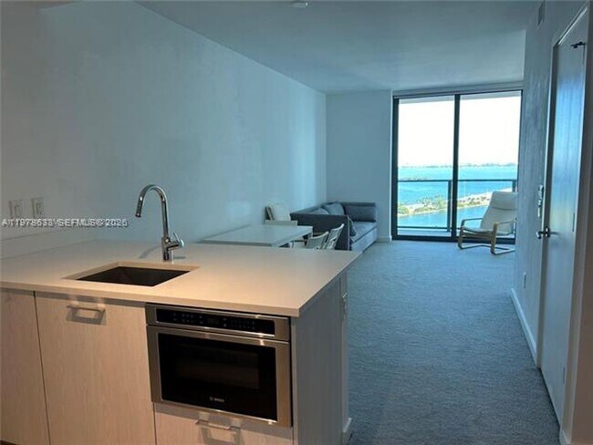 Foto del edificio - 501 NE 31st St