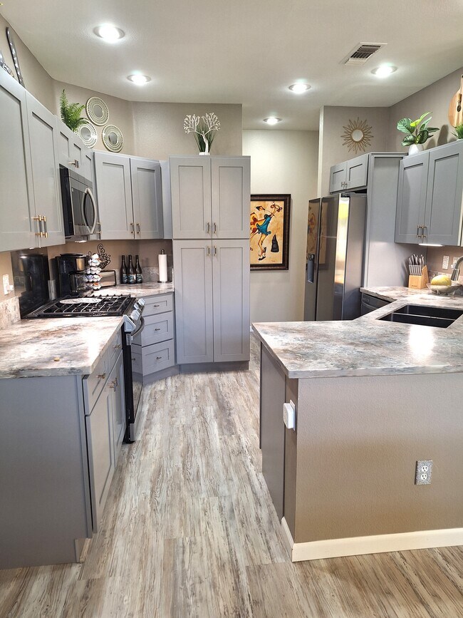 Building Photo - 78967 Chardonnay Way