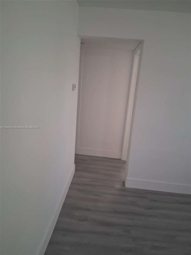 Foto del edificio - 400 NE 161st St