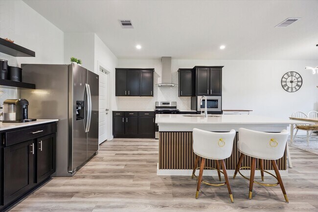 Foto del edificio - 3215 Creston Gate Dr