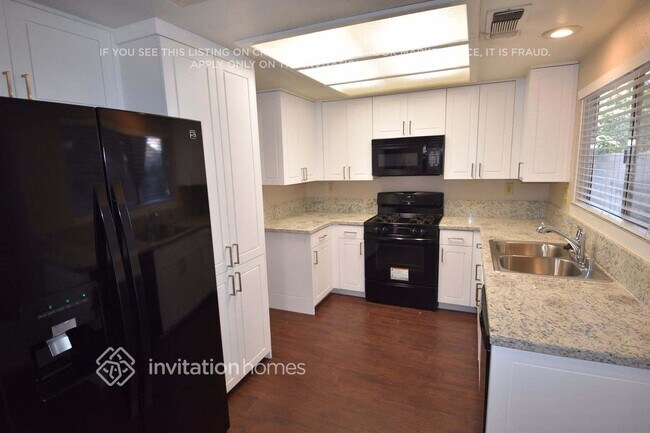 Foto del edificio - 330 Hutchings Ln