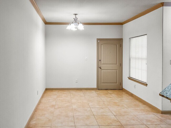 Foto del edificio - Move-In Ready Townhome Near I-30 & Arlington Entertainment!