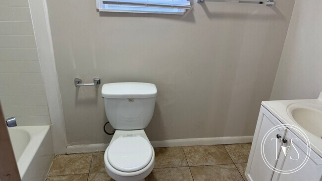 Foto del edificio - WINTER MOVE-IN SPECIAL: $750 OFF 1st MONTH'S RENT!**