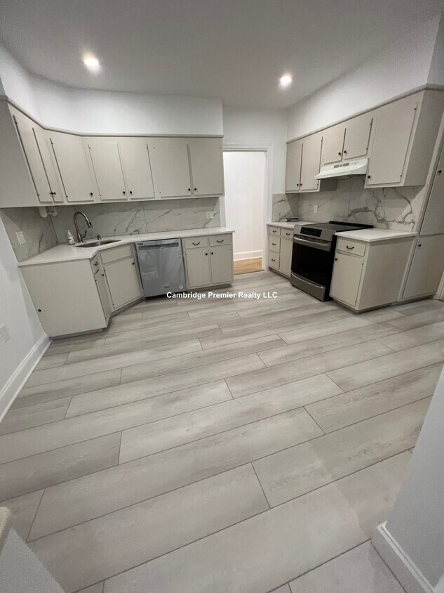 Foto principal - 94 Berkshire St
