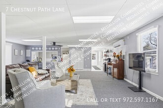 Building Photo - 7 Chestnut Path Ln