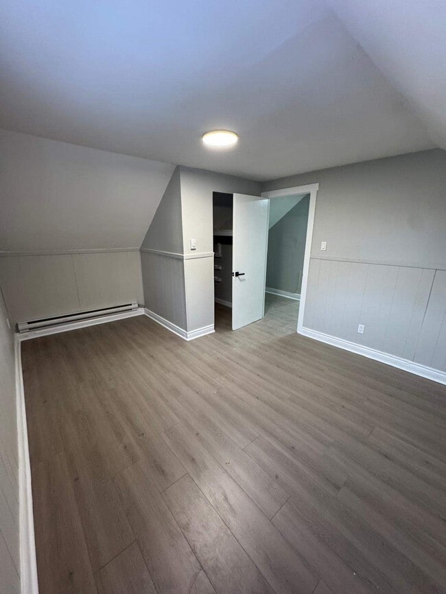 Building Photo - 36 A Victoria St