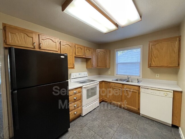 Foto del edificio - 2428 Tyler Ave