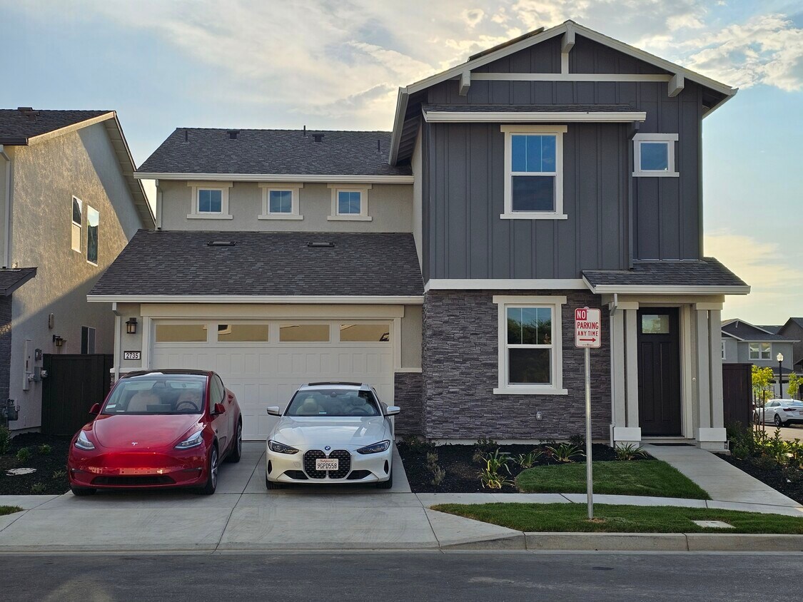 Foto principal - 2735 Dockside St