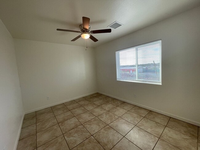 Foto del edificio - 8049 E Long Mesa Dr