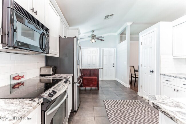 Building Photo - 3652 Sanctuary Way S