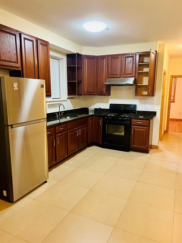 Foto principal - 148-42 59th Ave