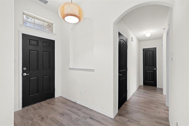 Building Photo - 1525 Alamandine Ave