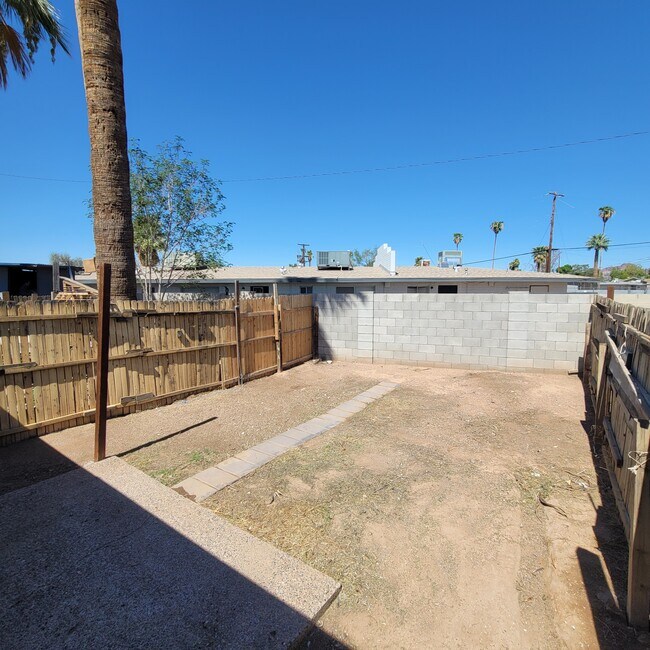 patio trasero privado - 1311 North 48th Place