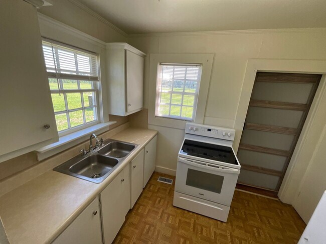 Foto del edificio - Quiet 2/1 Country Home in Marianna