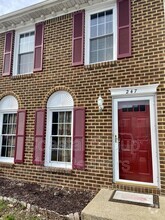 Building Photo - 247 Windbrooke Ln