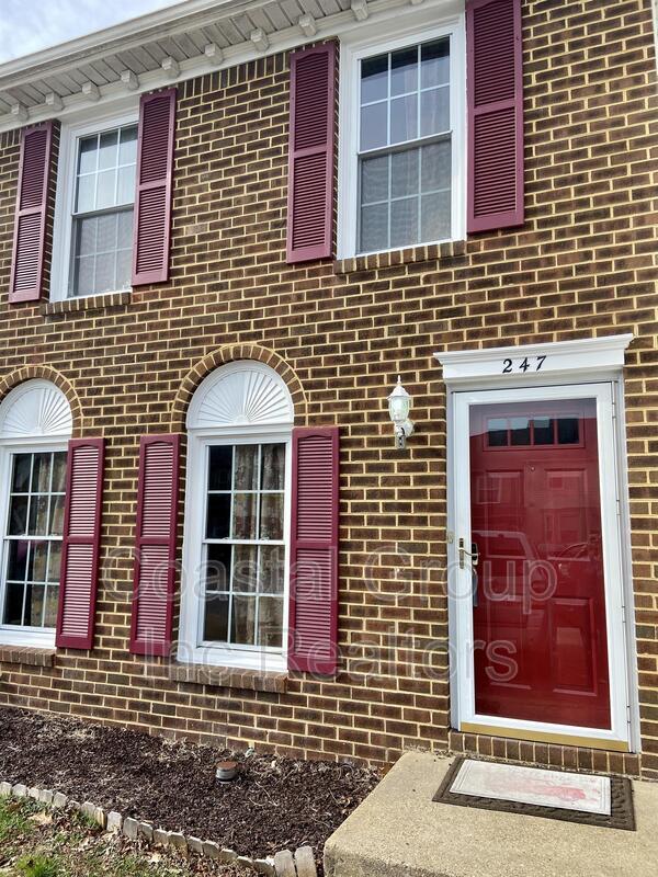 Primary Photo - 247 Windbrooke Ln