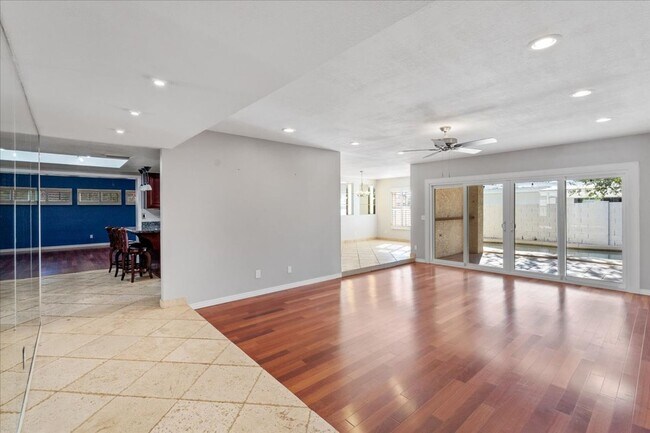 Foto del edificio - Amazing and Rare 4 bd 4 ba home in the hea...