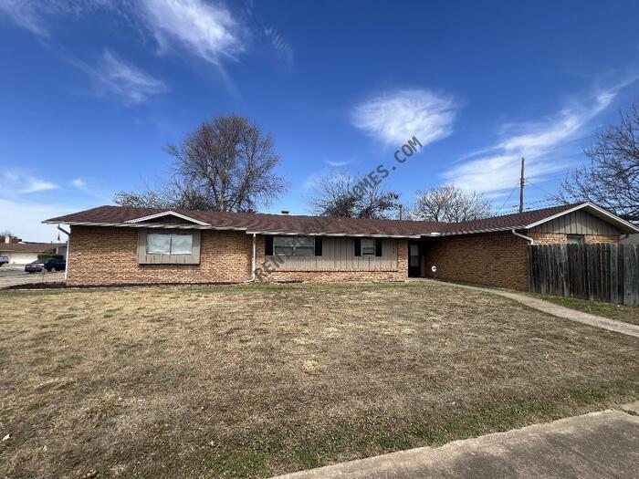 Photo - 7812 S Country Club Dr. Oklahoma City, OK 73159