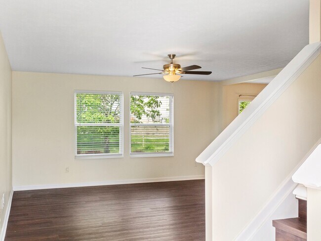 Foto del edificio - 7694 Hillsdowne Cir