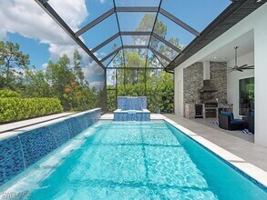 Building Photo - 710 Soll St