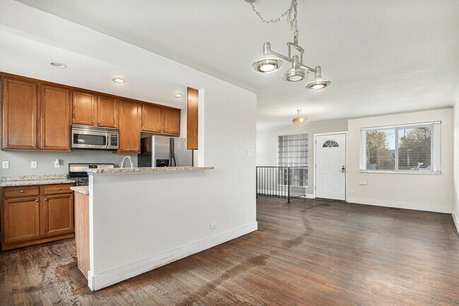 Foto del edificio - Spacious 3 bed 2 bath home in Denver